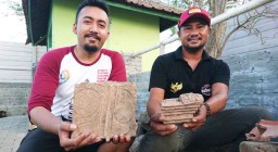 Relief Pada Batu Bata Kuno Temuan di Mojokerto Belum Teridentifikasi