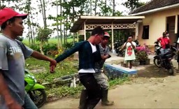 Bocah Perempuan ini Bikin Dua Begal Motor Babak Belur 