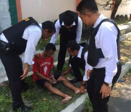 Pengedar Pil Koplo yang Terkenal 'Licin' Ini Akhirnya Dibekuk Polisi