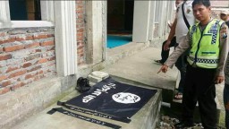Polda Jatim Terjunkan Tim Khusus Selidiki Pemilik Bendera ISIS di Mojo