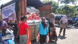 Antisipasi Kenaikan Harga, Bulog Gelar Operasi Pasar Beras Medium