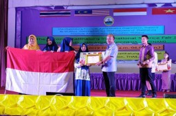 Mantap! Beras Analog Siswi Genggong Probolinggo Juara di Thailand