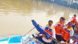 Gelorakan Adopsi Sungai Brantas, Khofifah Bersih-bersih Kali Rolak