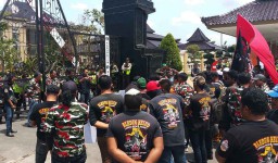 Kantor Pemkab Blitar Didemo Terkait Penunjukan Plt Kadis PUPR