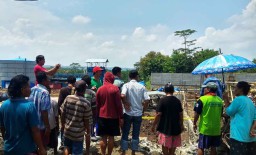 Dianggap Menutup Jalan Desa, Tembok Pabrik di Blitar Dirobohkan Warga