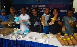 BNNP Jatim Musnahkan 6 Kg Sabu dan 32 Kg Ganja Hasil Tangkapan 1 bulan