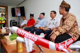 Dipromosikan Menteri Luhut, Bos AirAsia Jajaki Bandara Banyuwangi