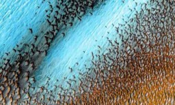 NASA Bagikan Foto Menakjubkan Bukit Pasir Planet Mars