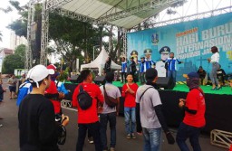 Aksi Joget Buruh di Surabaya Pada Peringatan May Day 2019