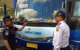 Cek Kelaikan Bus Mudik Lebaran 2019 di Tulungagung