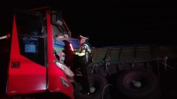 Ini Kronologi Bus Medali Mas Tabrak Truk di Tol Nganjuk