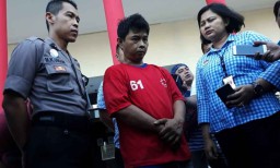 Terpengaruh Video Porno, Ayah di Surabaya Tega Setubuhi Anak Kandung