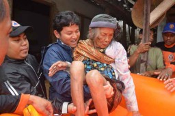 Bupati Trenggalek Dinilai Layak Jadi Penerus Risma Pimpin Surabaya
