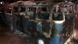 Isi BBM di SPBU, Mobil VW Combi di Banyuwangi Terbakar