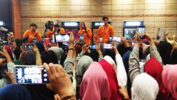 Meriahnya Jumpa Fans Artis Film Dear Nathan Hello Salma di Surabaya 