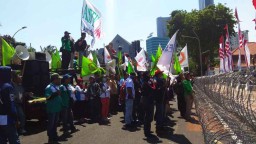 Disnakertrans Sebut Upah Minimum 2021 di Jatim Tidak Naik