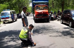 Tabrak Truk, Pemotor ini Tewas di Jalur Tengkorak Ngawi 