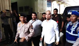 Berjalan Pincang Jalani Sidang Lanjutan, Ahmad Dhani Sakit Asam Urat