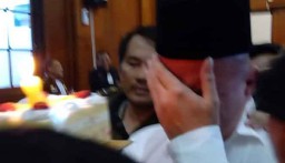 Ucapkan Selamat Ulang Tahun Safeea, Ahmad Dhani Menangis Usai Sidang