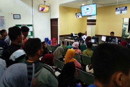 Server Dispendukcapil Pulih, Pemohon KTP di Ponorogo Membludak