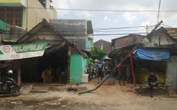 Sejumlah Bangunan Ditabrak Mobil Mewah, Berapa Kerugiannya? 