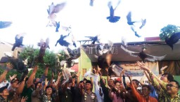 Lepas 1000 Merpati Sebagai Bentuk Kerukunan Umat Beragama di Surabaya