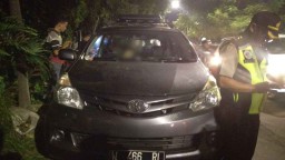 Polisi Selidiki Dosen Senior Unair Tewas di Mobil