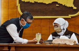 Pemprov Jatim Dukung Penelitian Obat Covid-19 oleh Tim Peneliti Unair