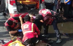 Kecelakaan Motor Karena Genangan Air, Indhira Tewas