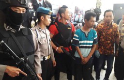 Kilas Berita Hot: Pejabat Pemesan Hoax hingga Diperkosa Ayah Kandung