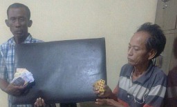 Digerebek Polisi, Penjudi di Surabaya Lari Kocar-kacir