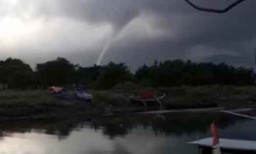 Fenomena Waterspout, 1 Perahu Rusak dan Rumah Nelayan di Banyuwangi Terangkat
