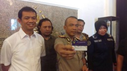 Polisi Selidiki Alur Distribusi Sekarung KIP yang 'Dibuang' di Nginden