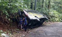 Mobil Elf Terguling di Pegunungan Ijen Banyuwangi, 19 Penumpang Luka