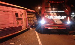 Evakuasi Dua Bus Gunakan Crane, Jalur Banyuwangi Kembali Normal