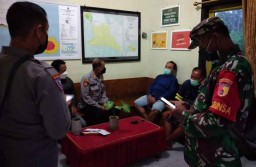 Dihantam Ombak, Kapal Pencari Ikan Tenggelam di Pantai Plengkung Banyuwangi