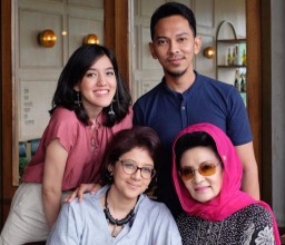 Farida Pasha Pemeran Mak Lampir Tutup Usia