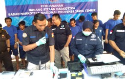 BNNP Jatim Musnahkan Sabu Seberat 5,8 Kg