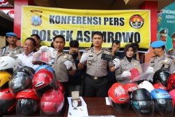 Bongkar Penadah Ranmor, Polisi Juga Sita Puluhan Helm Curian
