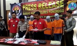 Video: Polisi Tangkap Pengedar dan Pemangsa Pil Koplo