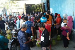 Gas Elpiji 3 Kg Masih Langka di Ponorogo, Harga Tembus 30 Ribu