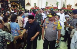 Keluarga Korban Bom di Surabaya Ikuti Misa di Gereja Santa Maria