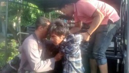 Sadis! Anak di Mojokerto Gorok Leher Ibu Kandung