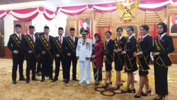 Wakil Gubernur Jatim Absen pada Upacara HUT ke 73 RI di Grahadi