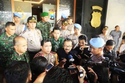 Gubernur Jatim Minta Menkominfo Batasi Quick Count Pilkada Serentak