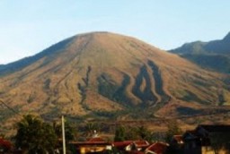 Pendaki Hilang di Gunung Guntur, Tim SAR Gabungan Diterjunkan