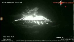 Gunung Agung di Bali Erupsi