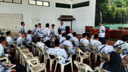 Guru Mogok Mengajar, Puluhan Kepala Sekolah Datangi Kadindik Blitar