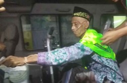 Kisah Miskat, Pemulung Naik Haji Asal Probolinggo