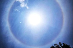 Fenomena Halo Matahari Muncul di Banyuwangi, Pertanda Apa?